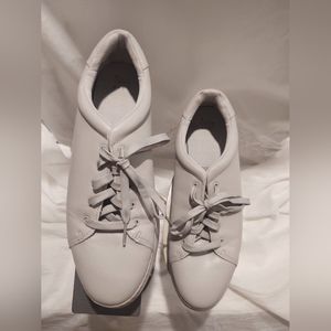 Ladies orthopedic style shoes size 11.Beige/off white color. Excellent condition